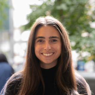 Claire Grossman headshot